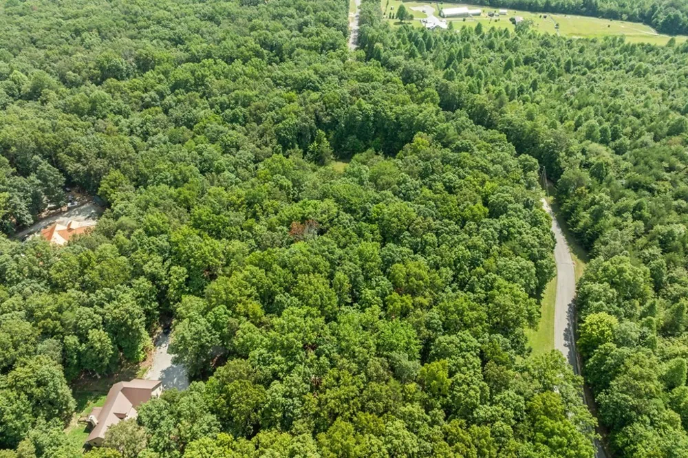 21 Hawks Bluff Rd Spencer, TN 38585