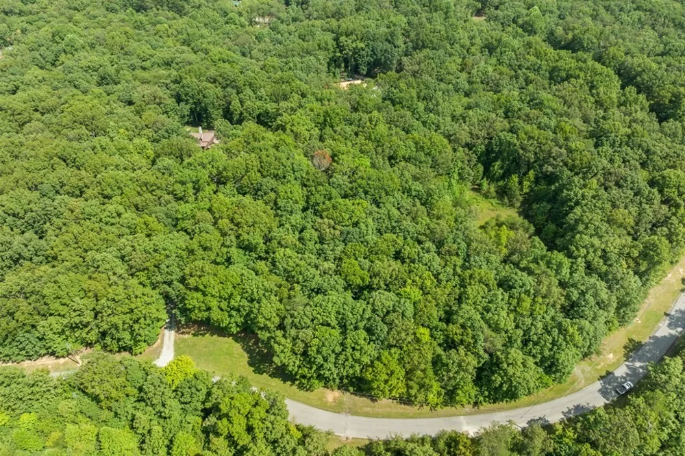 21 Hawks Bluff Rd Spencer, TN 38585