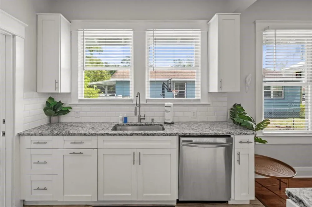 7002 CAMERON AVENUE Tampa, FL 33614
