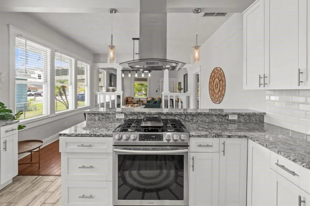 7002 CAMERON AVENUE Tampa, FL 33614