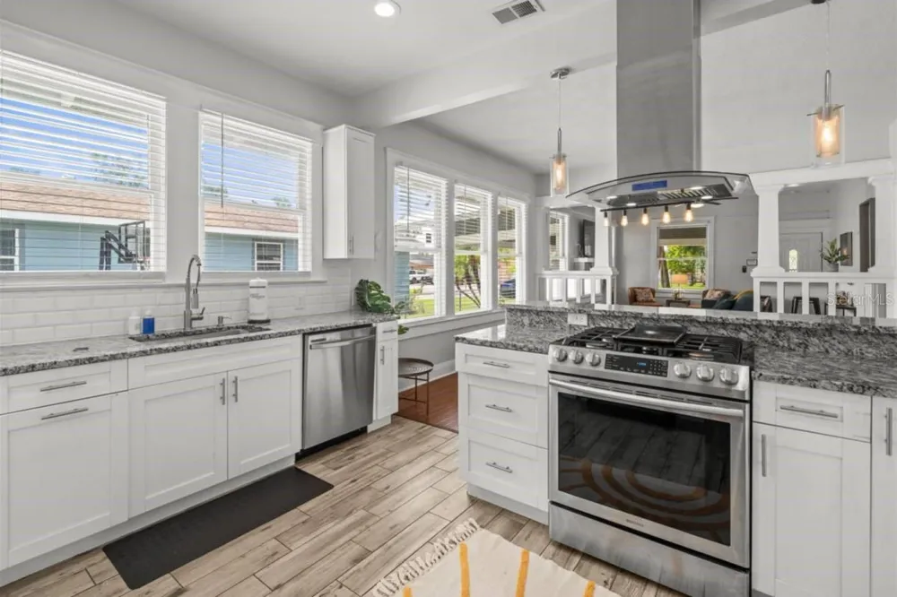 7002 CAMERON AVENUE Tampa, FL 33614