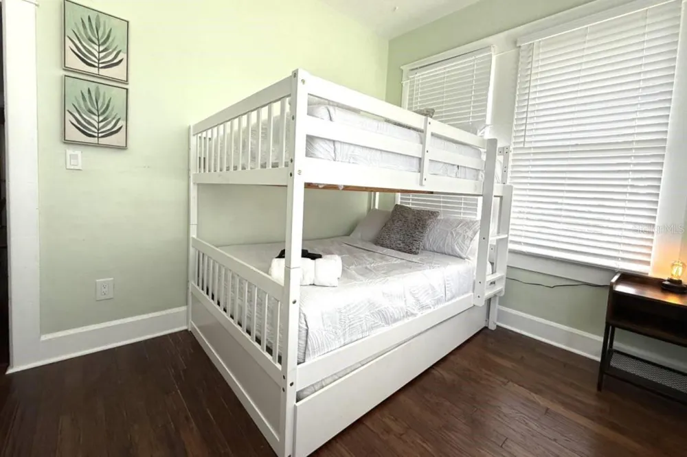 7002 CAMERON AVENUE Tampa, FL 33614