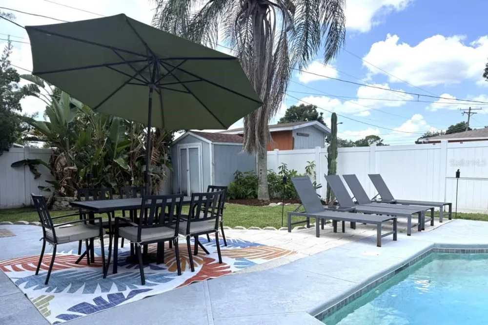 7002 CAMERON AVENUE Tampa, FL 33614