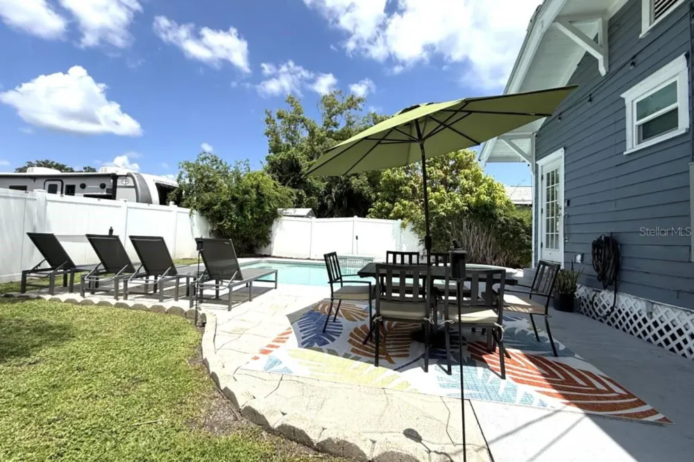 7002 CAMERON AVENUE Tampa, FL 33614
