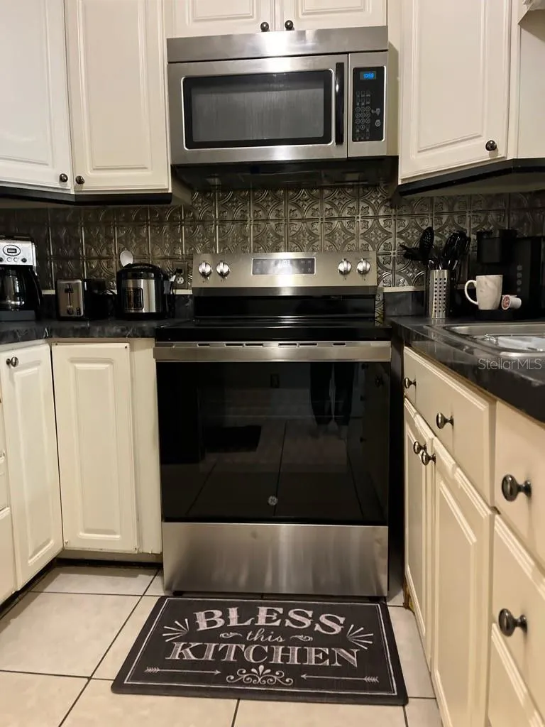 2717 W STATE STREET Tampa, FL 33609