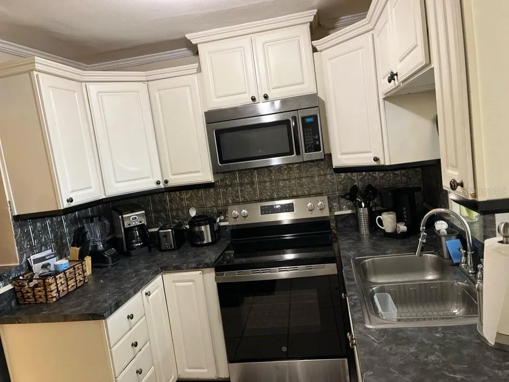 2717 W STATE STREET Tampa, FL 33609