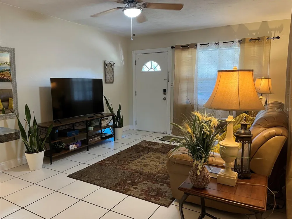 2717 W STATE STREET Tampa, FL 33609