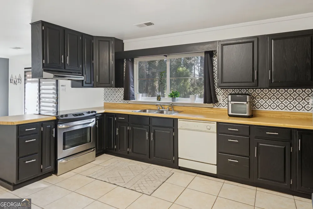 115 Pine Tree DR Fayetteville, GA 30214