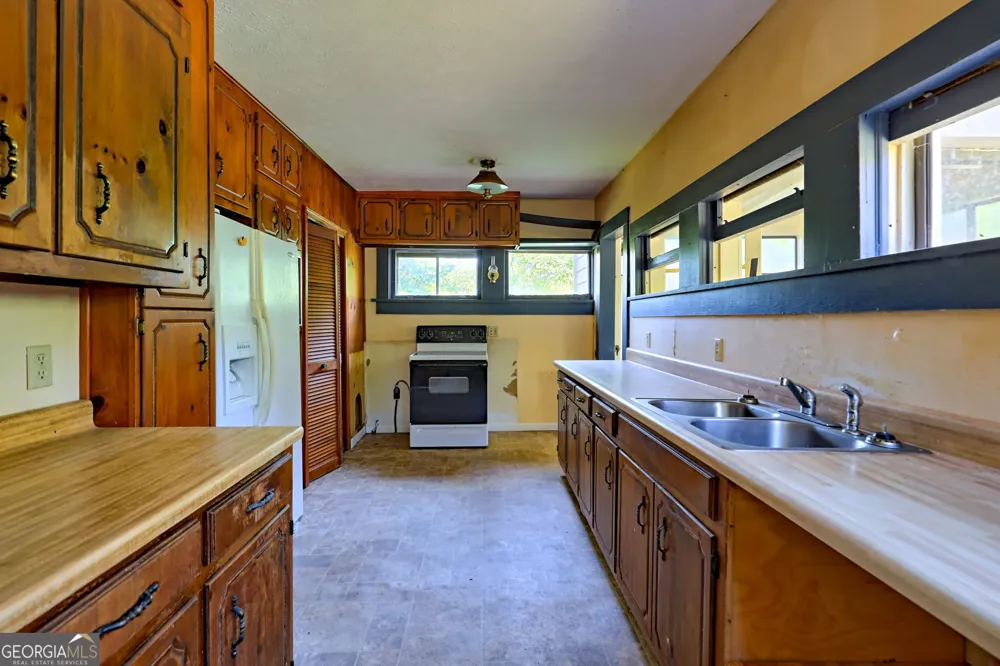 23 Tanglewood LN Lakemont, GA 30552