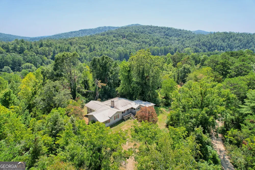 23 Tanglewood LN Lakemont, GA 30552
