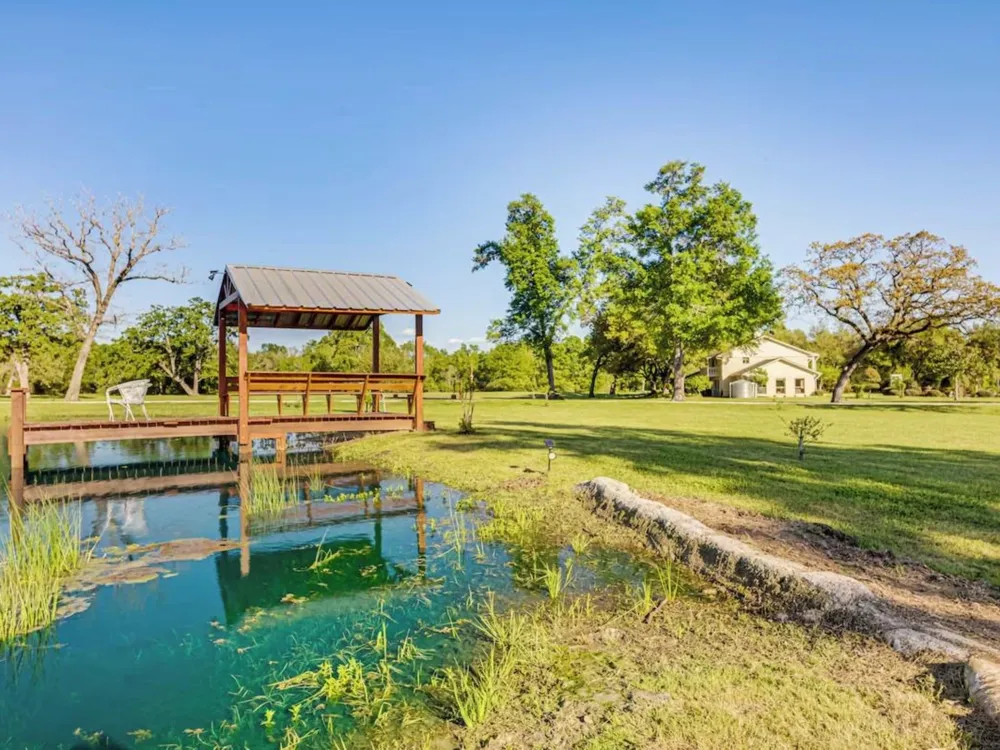 601 E Collard. Street Madisonville, TX 77864