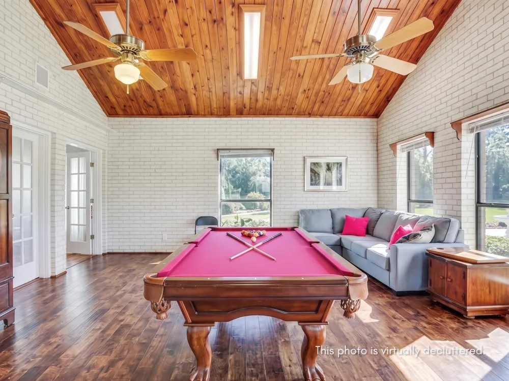 601 E Collard. Street Madisonville, TX 77864