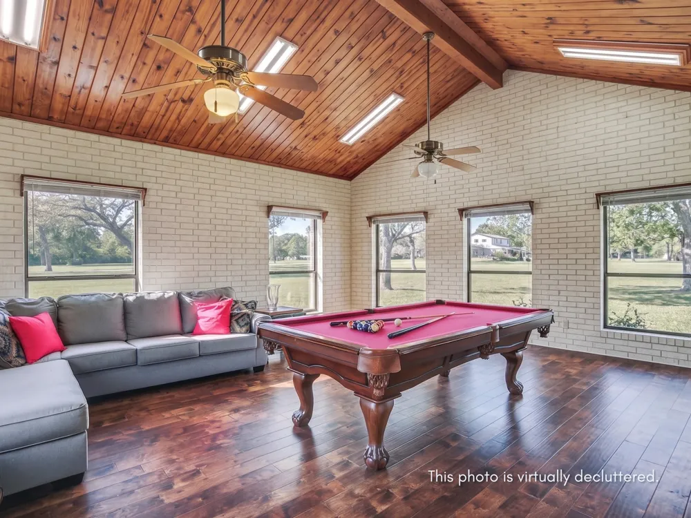601 E Collard. Street Madisonville, TX 77864