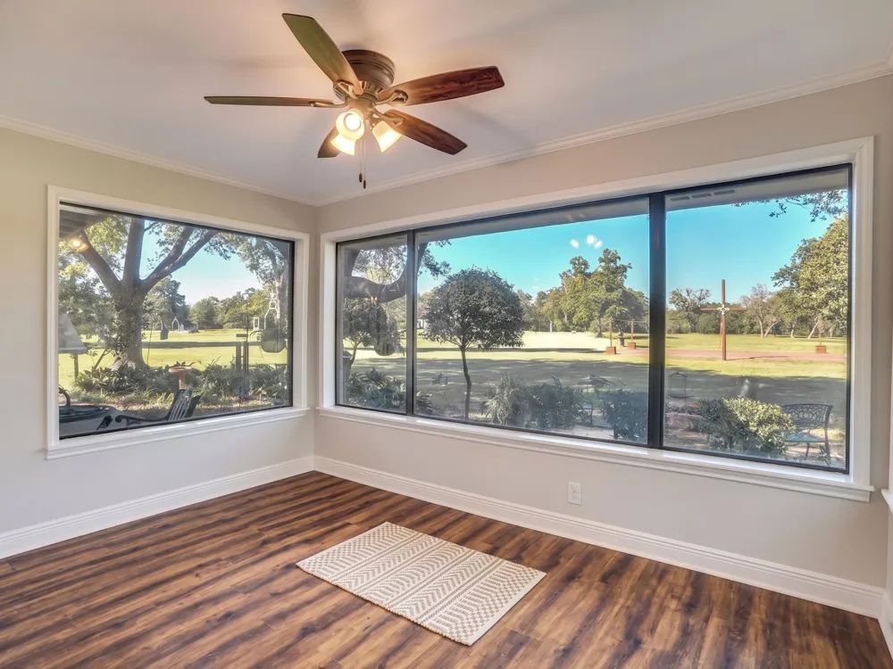 601 E Collard. Street Madisonville, TX 77864