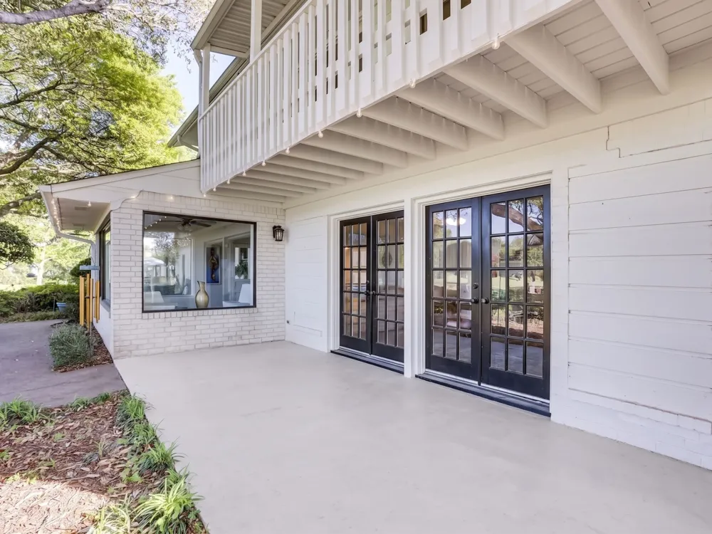 601 E Collard. Street Madisonville, TX 77864