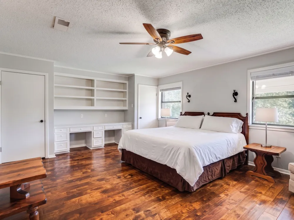 601 E Collard. Street Madisonville, TX 77864