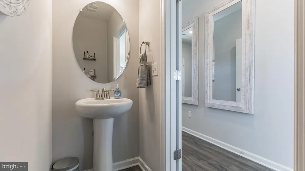 16 NORWICH LANE Moorestown, NJ 08057