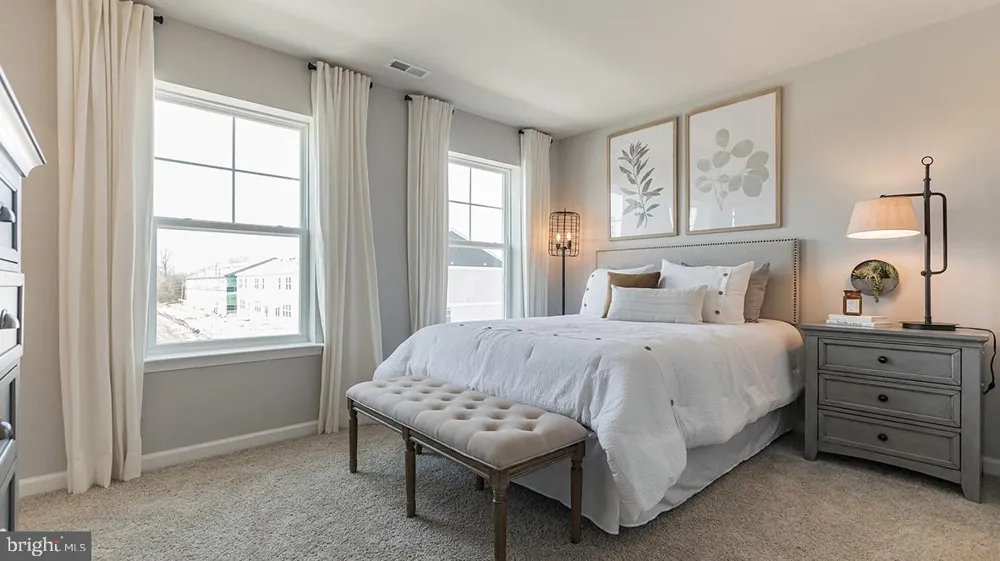 16 NORWICH LANE Moorestown, NJ 08057