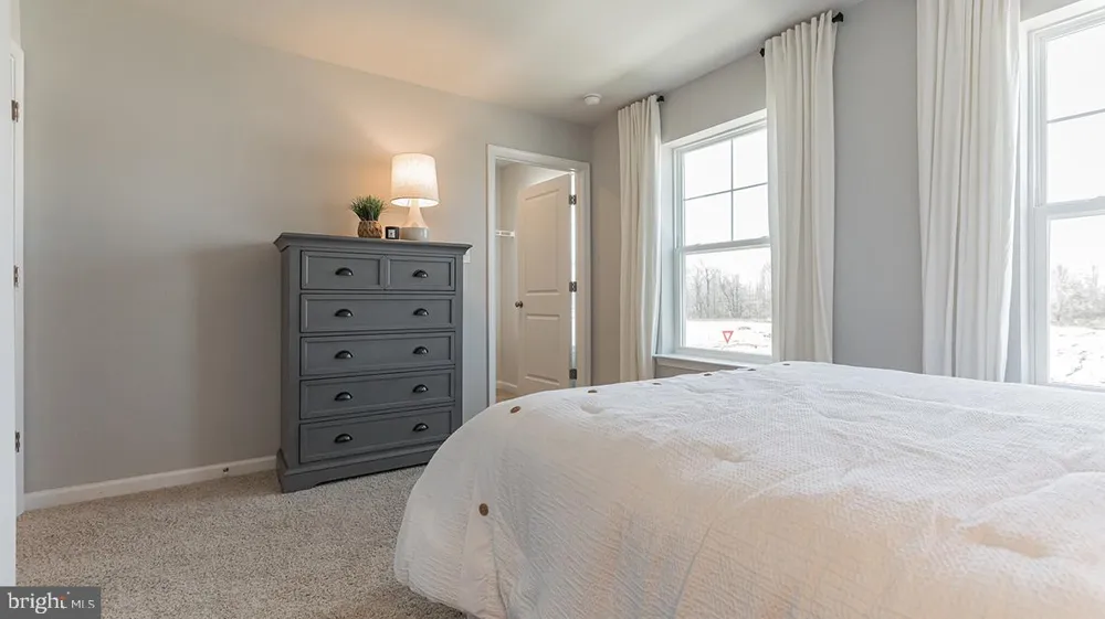 16 NORWICH LANE Moorestown, NJ 08057