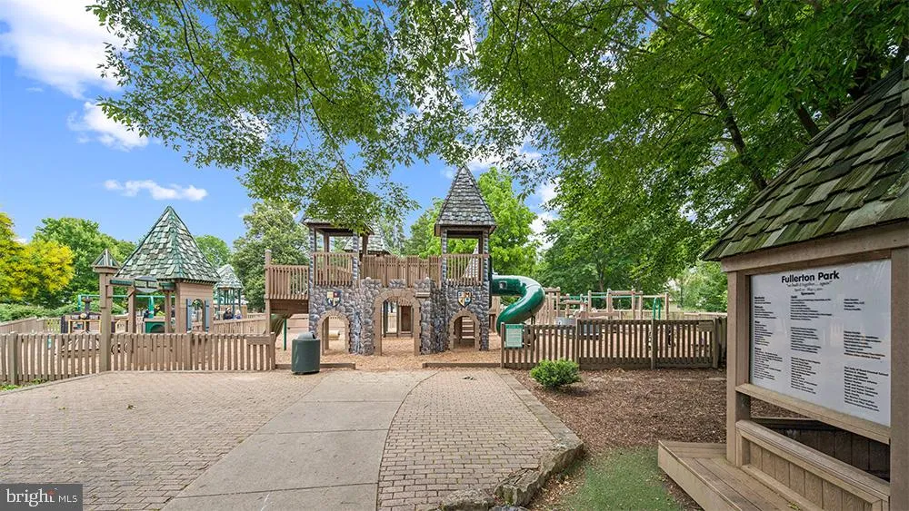 16 NORWICH LANE Moorestown, NJ 08057