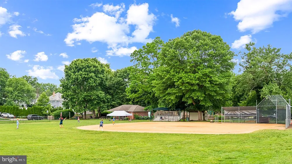 16 NORWICH LANE Moorestown, NJ 08057