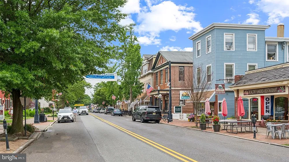 16 NORWICH LANE Moorestown, NJ 08057