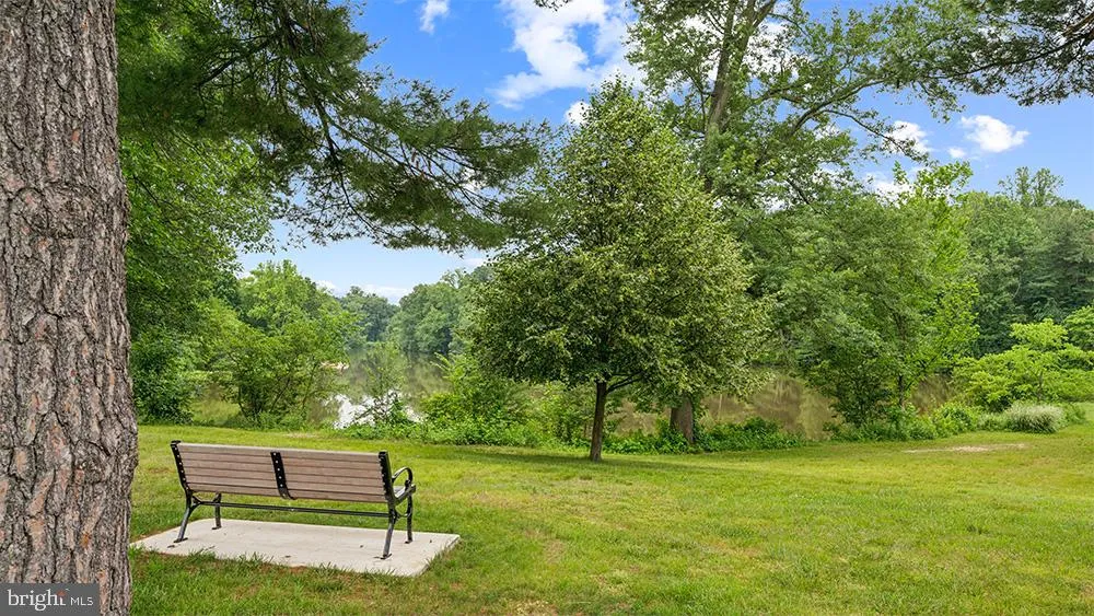 16 NORWICH LANE Moorestown, NJ 08057