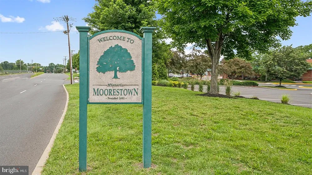 16 NORWICH LANE Moorestown, NJ 08057