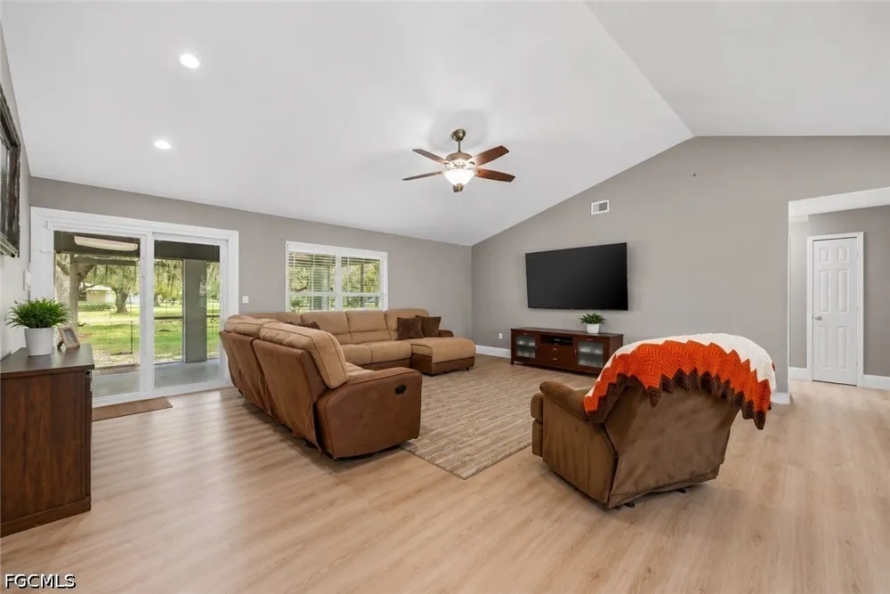 S Oak Street Labelle, FL 33935