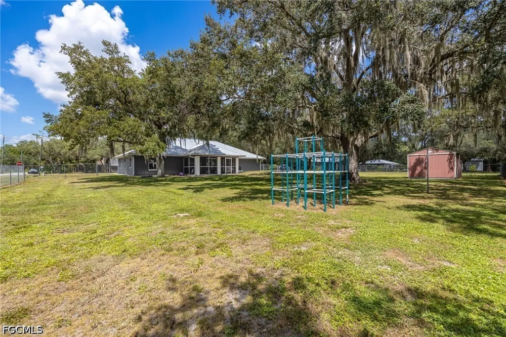 S Oak Street Labelle, FL 33935