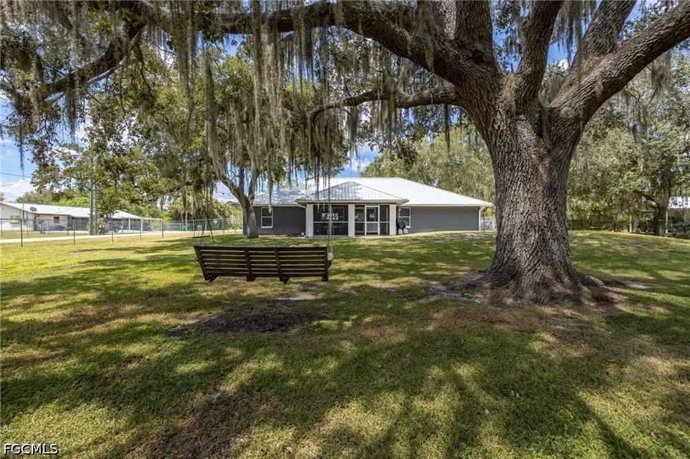 S Oak Street Labelle, FL 33935