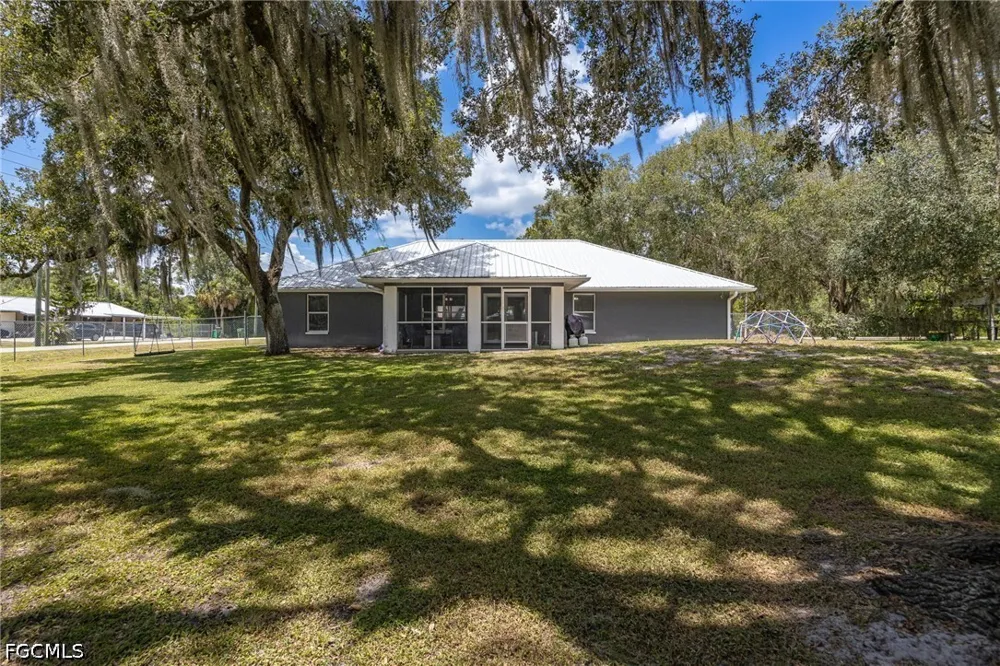 S Oak Street Labelle, FL 33935