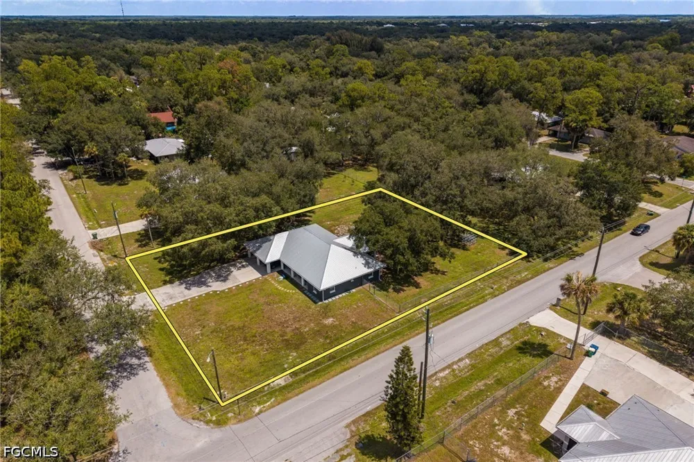 S Oak Street Labelle, FL 33935