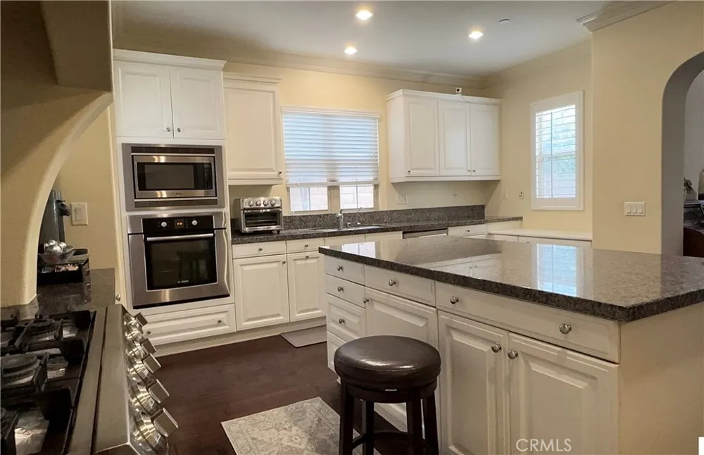 39 Arrowhead Irvine, CA 92618