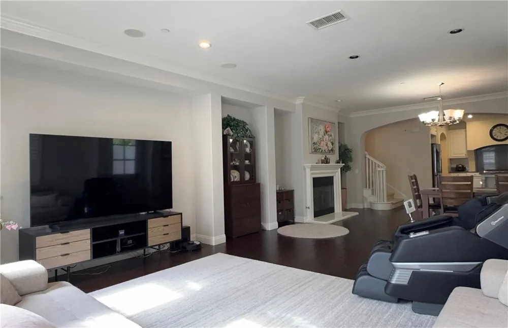 39 Arrowhead Irvine, CA 92618