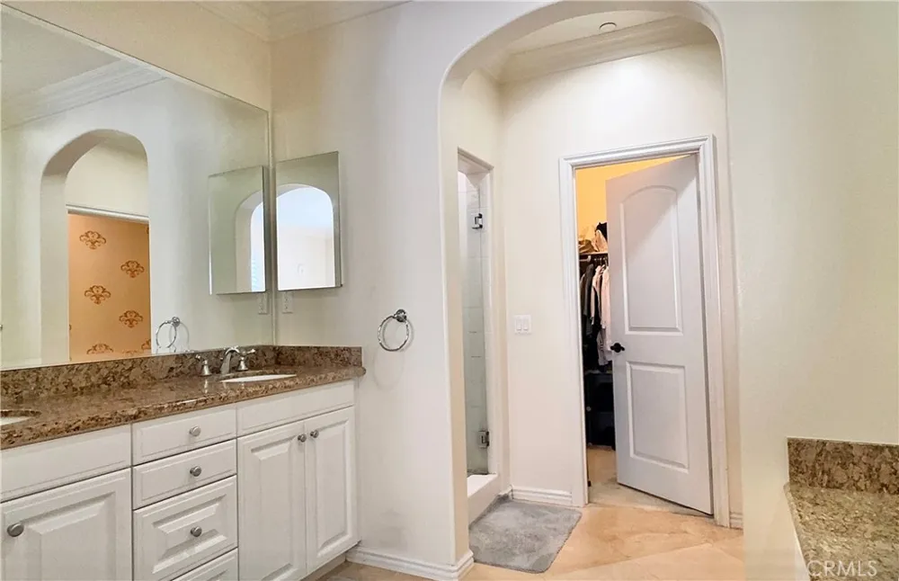 39 Arrowhead Irvine, CA 92618