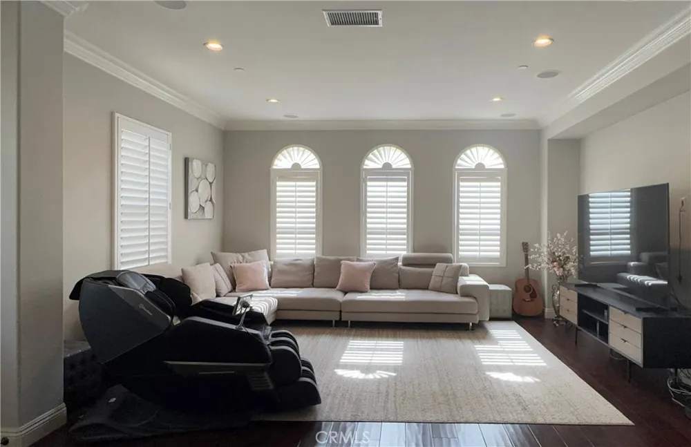 39 Arrowhead Irvine, CA 92618