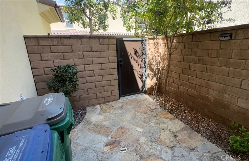 39 Arrowhead Irvine, CA 92618
