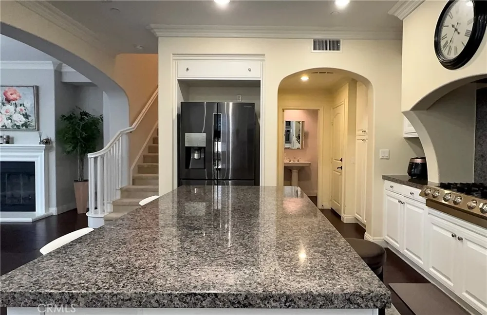 39 Arrowhead Irvine, CA 92618