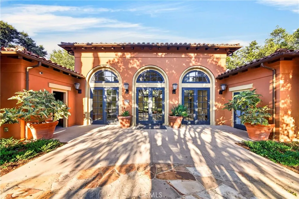 39 Arrowhead Irvine, CA 92618