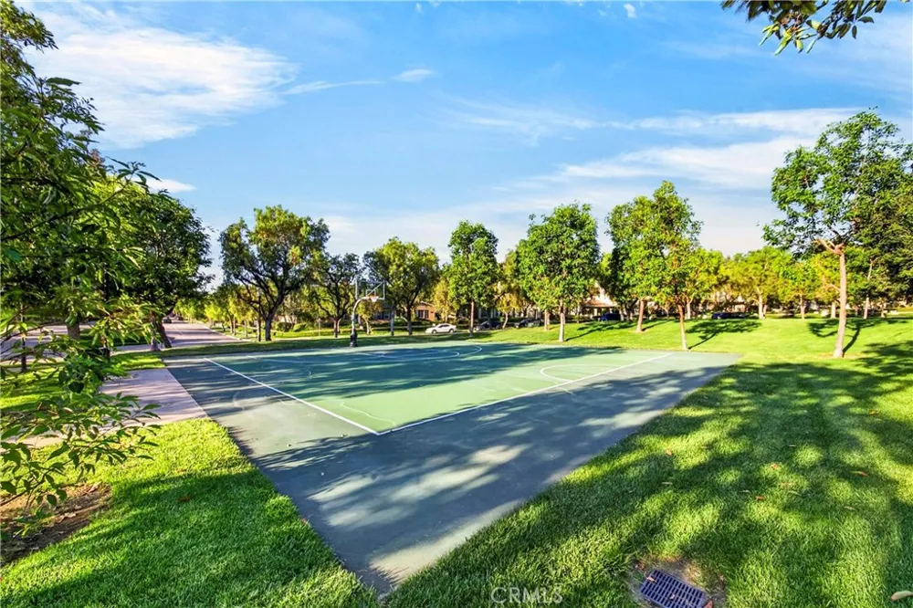 39 Arrowhead Irvine, CA 92618