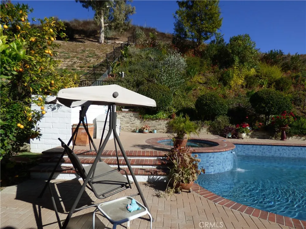 5920 Carell Agoura Hills, CA 91301