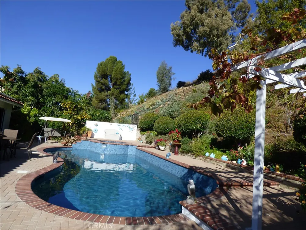 5920 Carell Agoura Hills, CA 91301