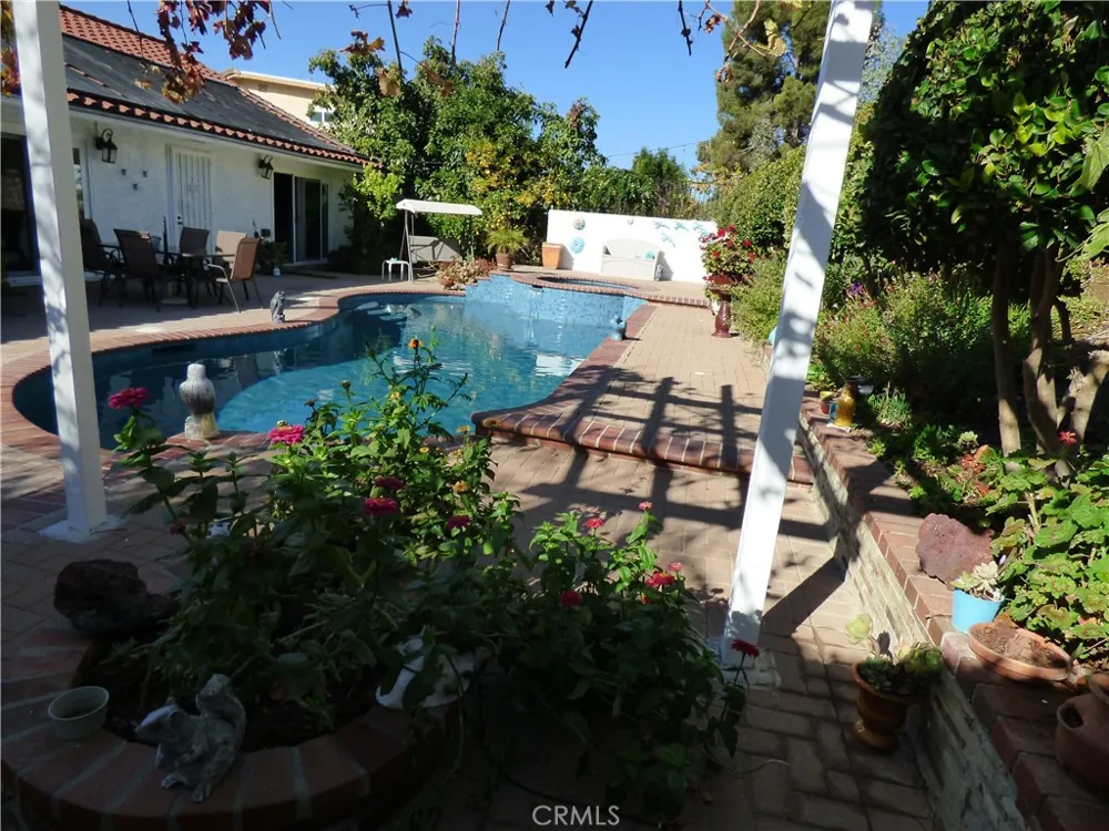 5920 Carell Agoura Hills, CA 91301