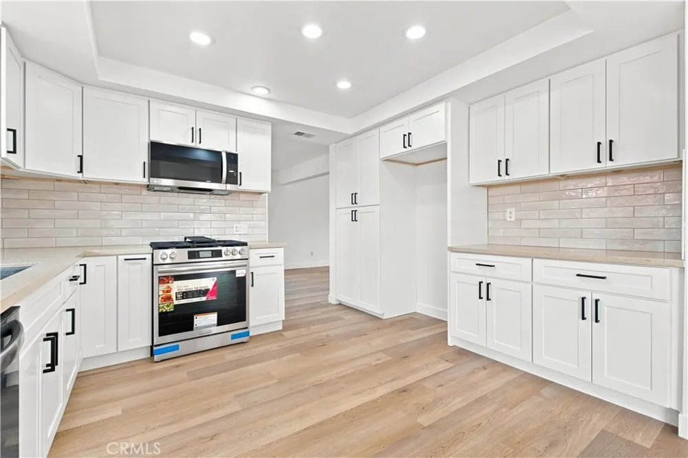 2001 Comstock Court Palmdale, CA 93551