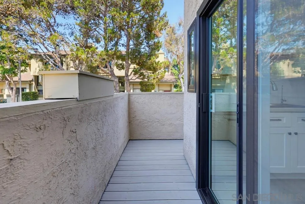 3249 Caminito Eastbluff #31 La Jolla, CA 92037