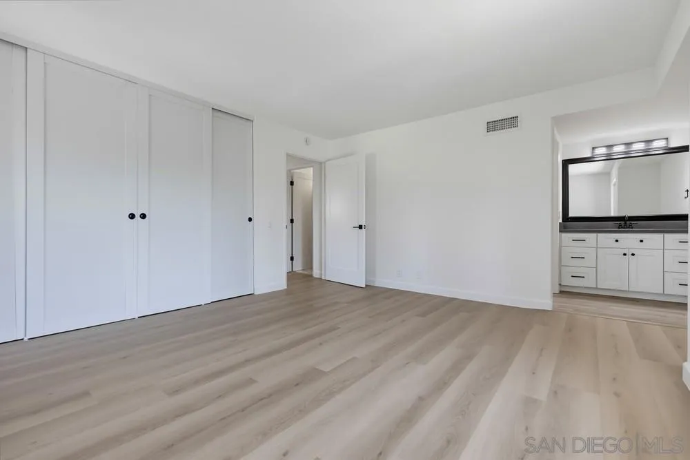 3249 Caminito Eastbluff #31 La Jolla, CA 92037