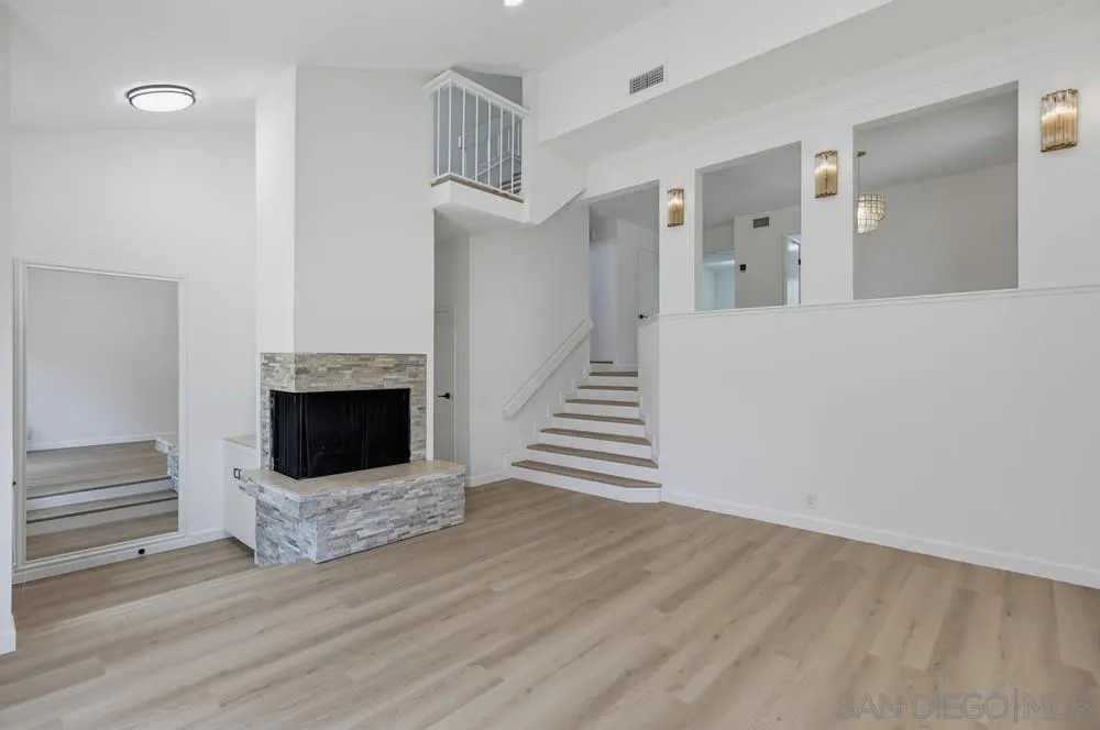 3249 Caminito Eastbluff #31 La Jolla, CA 92037