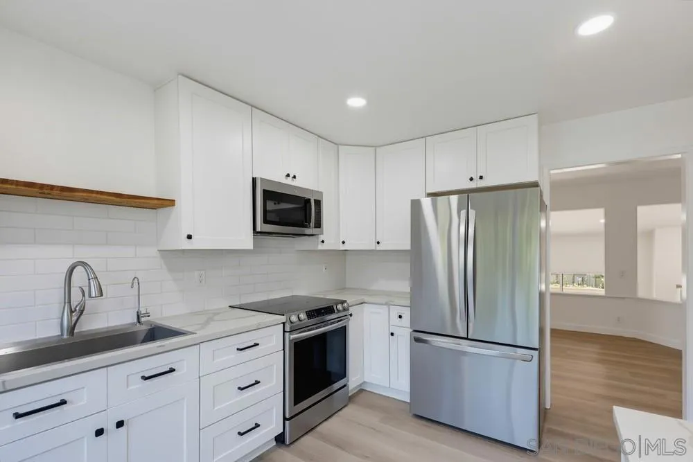 3249 Caminito Eastbluff #31 La Jolla, CA 92037