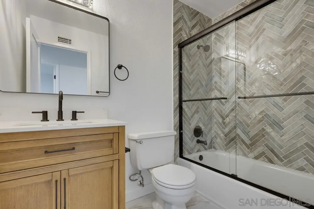 3249 Caminito Eastbluff #31 La Jolla, CA 92037
